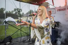 Artysta podczas imprezy integracyjnej dla firmy