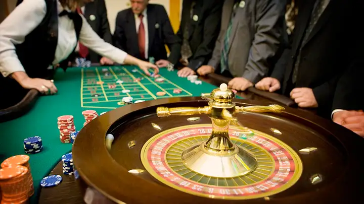 Stół do zabawy w Ruletkę z obsługą krupiera - Zobacz stół do zabawy w Ruletkę